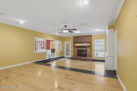 Living - 375 Heritage Pl, Jackson, MS 39212 photo 2 of 10