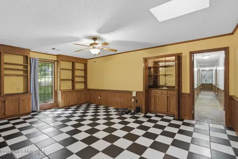 Living - 375 Heritage Pl, Jackson, MS 39212 photo 6 of 10