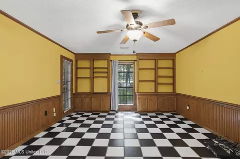 Living - 375 Heritage Pl, Jackson, MS 39212 photo 7 of 10