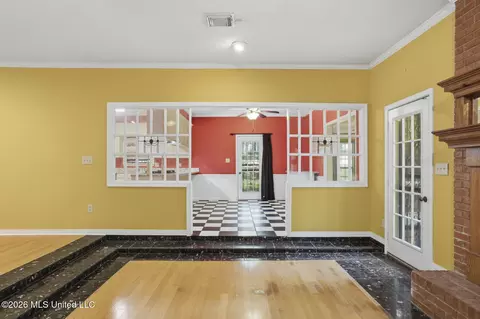 Living - 375 Heritage Pl, Jackson, MS 39212 photo 5 of 10