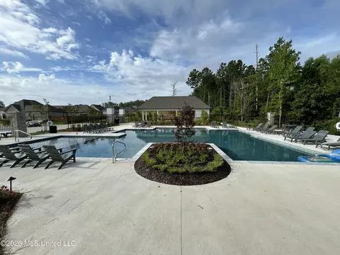 Exterior - 197 Bronson Bnd, Flowood, MS 39232 photo 4 of 5