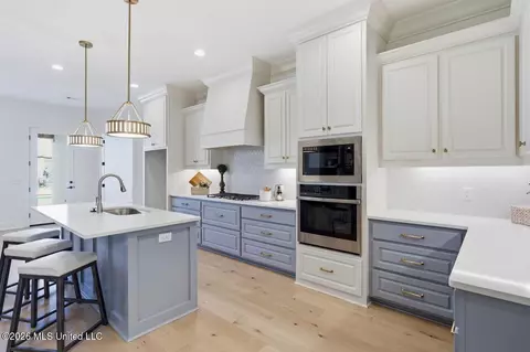 Kitchen - 160 Bronson Bnd, Flowood, MS 39232 photo 2 of 2