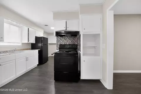 Kitchen - 3509 Michael Clay Dr, Jackson, MS 39213 photo 2 of 2