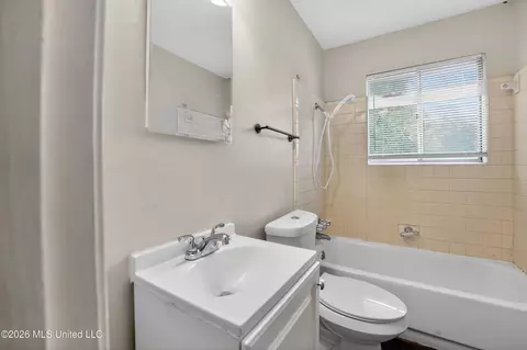 Bath - 3509 Michael Clay Dr, Jackson, MS 39213 photo 2 of 4