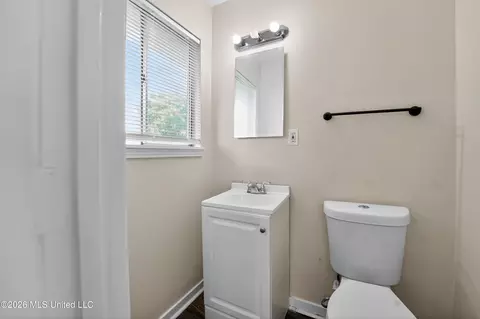 Bath - 3509 Michael Clay Dr, Jackson, MS 39213 photo 3 of 4