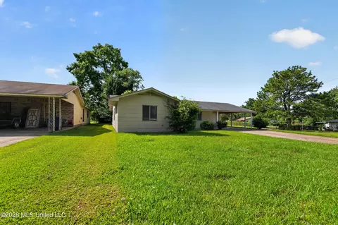 3509 Michael Clay Dr, Jackson, MS 39213