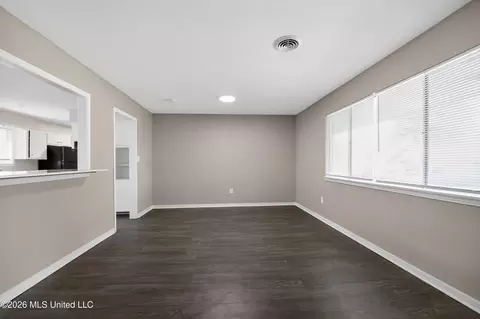 Living - 3509 Michael Clay Dr, Jackson, MS 39213 photo 4 of 5