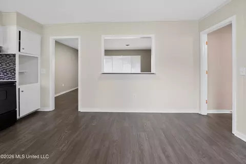 Living - 3509 Michael Clay Dr, Jackson, MS 39213 photo 5 of 5