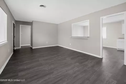 Living - 3509 Michael Clay Dr, Jackson, MS 39213 photo 3 of 5