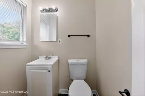 Bath - 3509 Michael Clay Dr, Jackson, MS 39213 photo 4 of 4