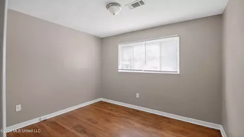 Bedroom - 1664 Kentwood Dr, Jackson, MS 39212 photo 2 of 6