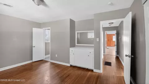 Bedroom - 1664 Kentwood Dr, Jackson, MS 39212 photo 6 of 6