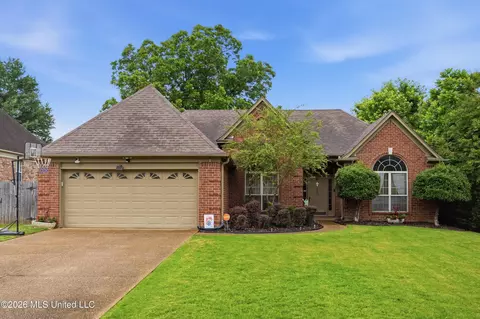 6093 Shadow Oaks Cv S, Olive Branch, MS 38654