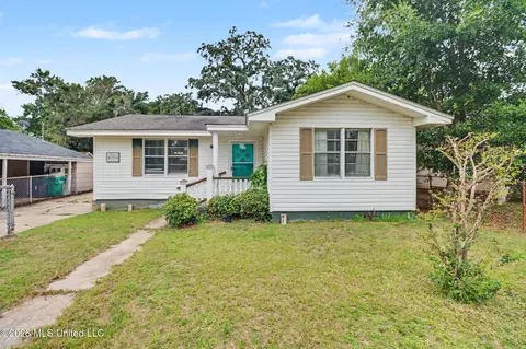 1515 Westward Dr, Gulfport, MS 39501