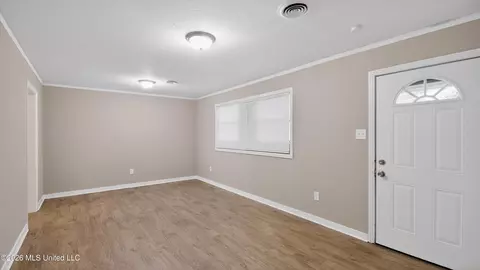 Living - 2738 Woodside Dr, Jackson, MS 39204 photo 2 of 7