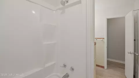 Bath - 2738 Woodside Dr, Jackson, MS 39204 photo 3 of 3