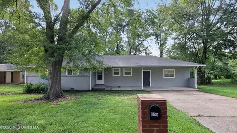 2738 Woodside Dr, Jackson, MS 39204