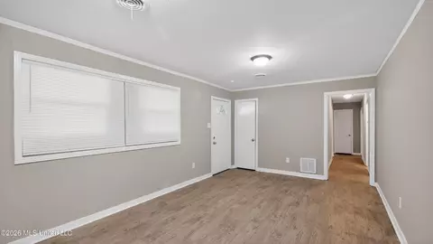 Living - 2738 Woodside Dr, Jackson, MS 39204 photo 5 of 7
