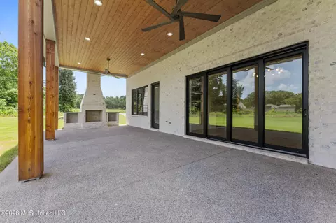 Exterior - 5424 Sophia Ln, Hernando, MS 38632 photo 6 of 11