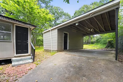 Exterior - 5160 Lurline Dr, Jackson, MS 39204 photo 4 of 5