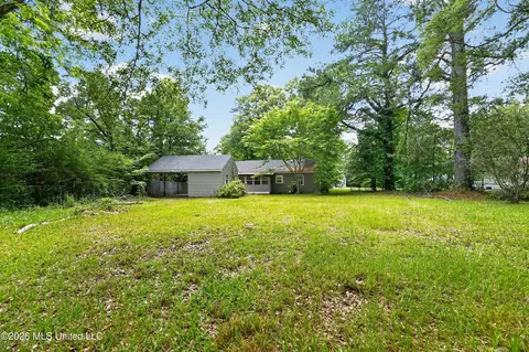 Exterior - 5160 Lurline Dr, Jackson, MS 39204 photo 3 of 5