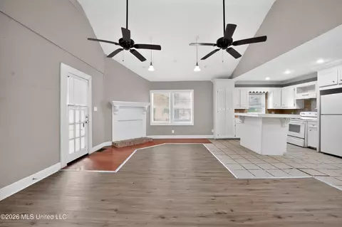 Living - 5160 Lurline Dr, Jackson, MS 39204 photo 1 of 1