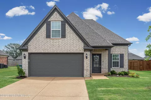 2341 Kent Dr, Southaven, MS 38672