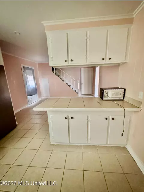 Kitchen - 112 Kildare Ct, Jackson, MS 39209 photo 2 of 2