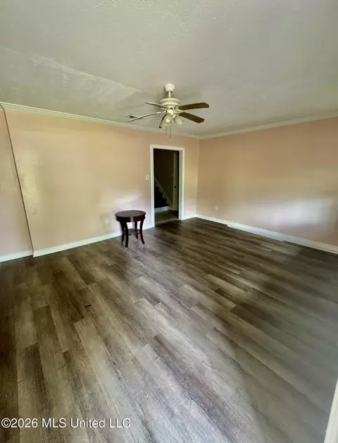 Living - 112 Kildare Ct, Jackson, MS 39209 photo 1 of 5