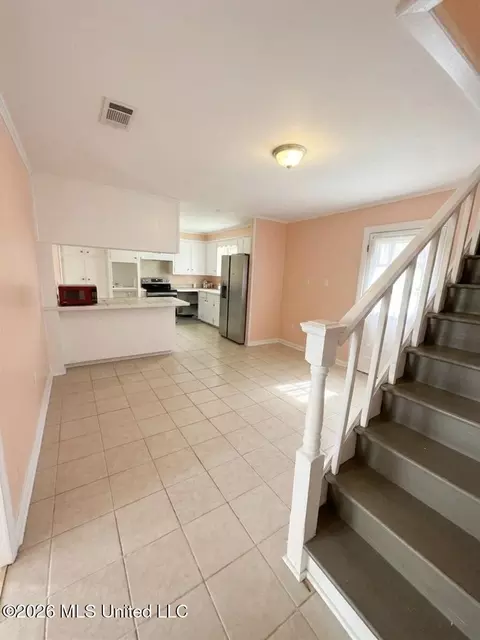 Entry Way - 112 Kildare Ct, Jackson, MS 39209 photo 2 of 3