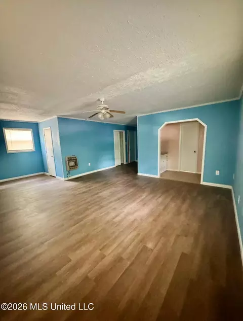 Living - 112 Kildare Ct, Jackson, MS 39209 photo 5 of 5