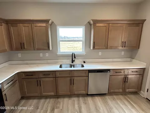 Kitchen - 6089 E River Birch Rd, Walls, MS 38680 photo 1 of 2