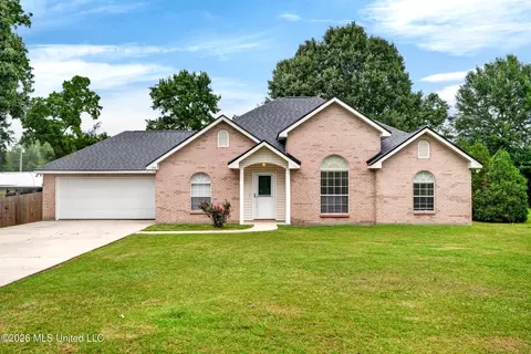 200 Glenwood Dr, Carriere, MS 39426