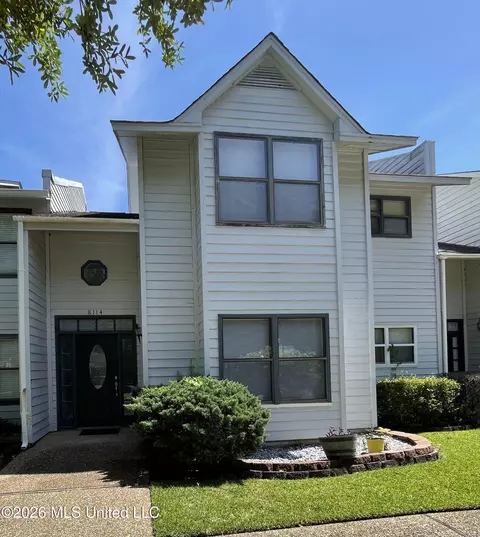 8114 Fairway Villa Dr, Gautier, MS 39553