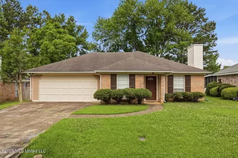 113 Riverbend Dr, Byram, MS 39272
