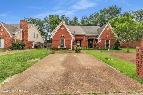 Exterior - 2184 Shady Grove Cv, Hernando, MS 38632 photo 2 of 3