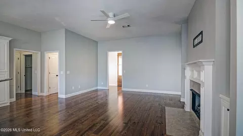 Living - 147 Memory Ln, Madison, MS 39110 photo 2 of 3