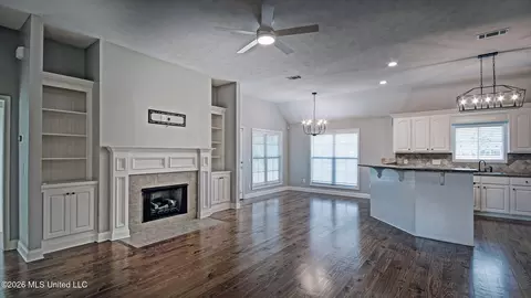 Living - 147 Memory Ln, Madison, MS 39110 photo 1 of 3