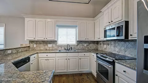 Kitchen - 147 Memory Ln, Madison, MS 39110 photo 1 of 2