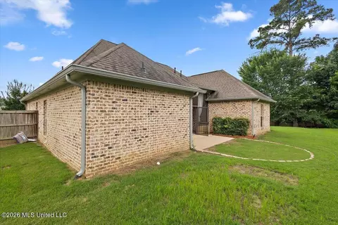 Exterior - 120 Murrell Dr, Madison, MS 39110 photo 6 of 8