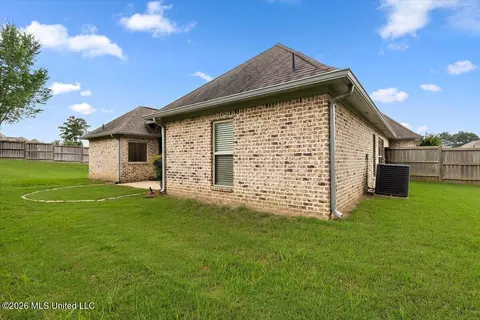 Exterior - 120 Murrell Dr, Madison, MS 39110 photo 7 of 8