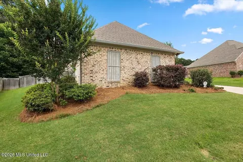 Exterior - 120 Murrell Dr, Madison, MS 39110 photo 3 of 8