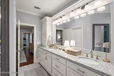 Bath - 120 Murrell Dr, Madison, MS 39110 photo 2 of 5