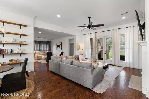 Entry Way - 120 Murrell Dr, Madison, MS 39110 photo 3 of 4