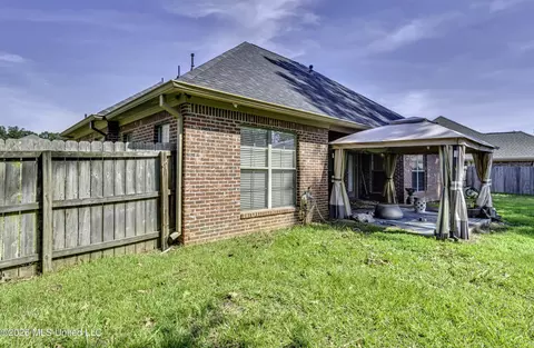 Exterior - 126 W Pinebrook Dr, Brandon, MS 39047 photo 8 of 9