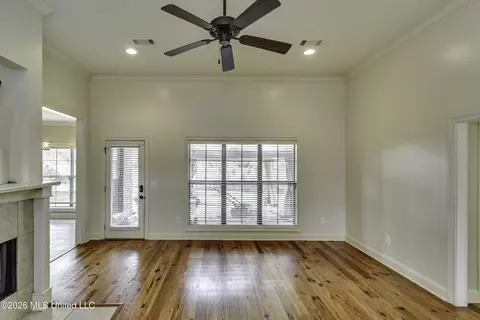 Living - 126 W Pinebrook Dr, Brandon, MS 39047 photo 2 of 6