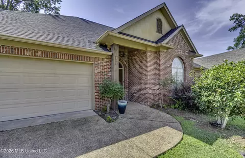 Exterior - 126 W Pinebrook Dr, Brandon, MS 39047 photo 5 of 9