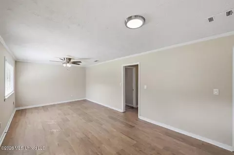 Living - 203 Brenmar St, Brandon, MS 39042 photo 5 of 5