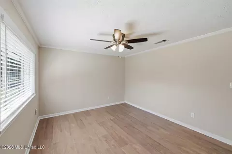 Living - 203 Brenmar St, Brandon, MS 39042 photo 1 of 5
