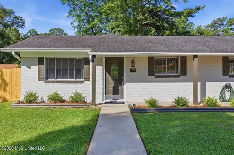 Exterior - 203 Brenmar St, Brandon, MS 39042 photo 3 of 7